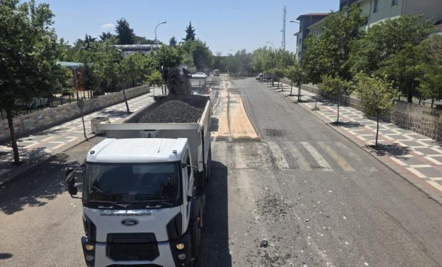Siverek’te İki Önemli Cadde Sıcak Asfaltla Yenileniyor- Şanlıurfa Büyükşehir Belediyesi