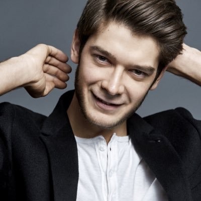 Oyuncu Burak Can’ın Hayatı ve Kariyeri: Kaç Yaşında, Nereli?