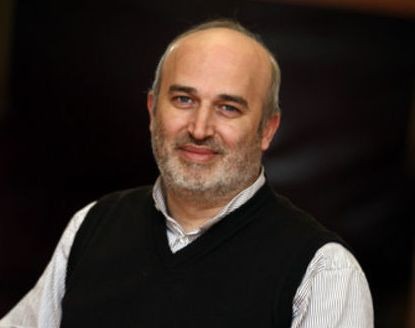 Halil Necipoğlu’nun Hayatı ve Sanatsal Yolculuğu