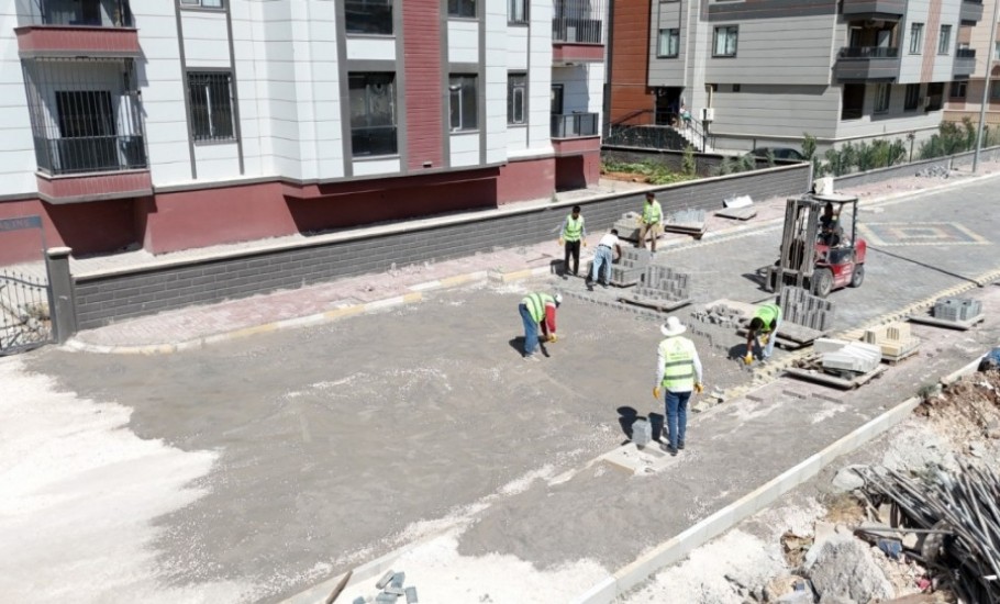 KARAKÖPRÜ’DE YOL VE KALDIRIM ATAĞI SÜRÜYOR – Karaköprü Belediyesi