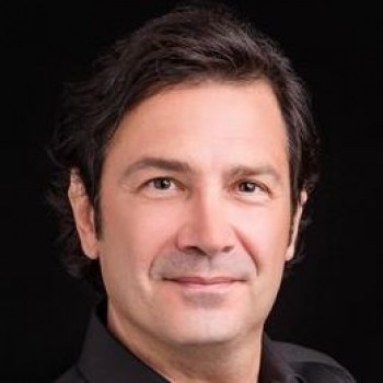 Özgür Sürek Kimdir? Kariyeri ve Rol Aldığı Projeler