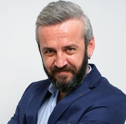 Serhat Üstündağ’ın Hayatı ve Kariyeri: Kimdir, Kaç Yaşında, Nereli?