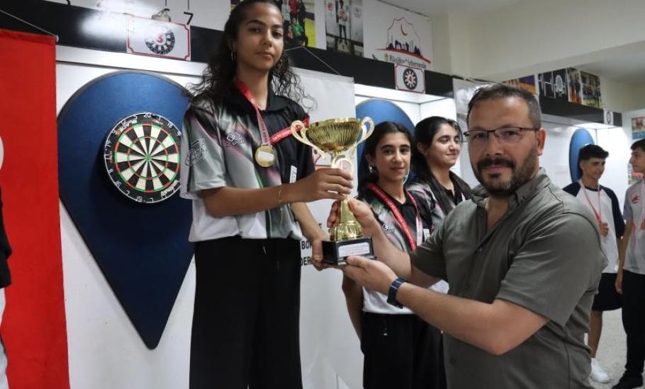 ZAFER BAYRAMI DART TURNUVASI’NDA ÖDÜLLER SAHİPLERİNİ BULDU- Şanlıurfa Büyükşehir Belediyesi