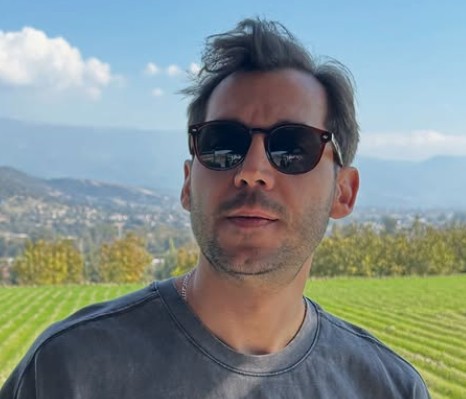 Birkan Nasuhoğlu Kimdir? Hayatı, Müzik Kariyeri ve Diskografisi