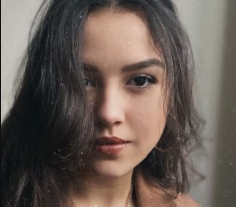 Deniz Karabaş Kimdir? Biyografisi, Eğitimi ve Rol Aldığı Yapımlar