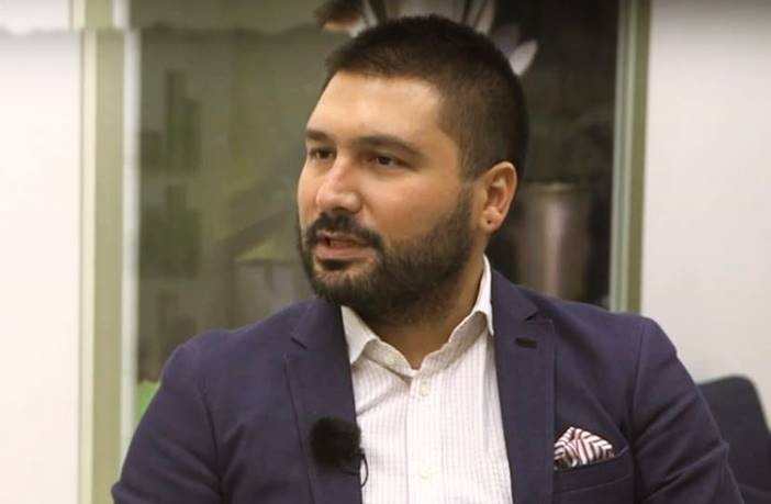 Op. Dr. Ercan Cihandide’nin Hayatı ve Kariyeri