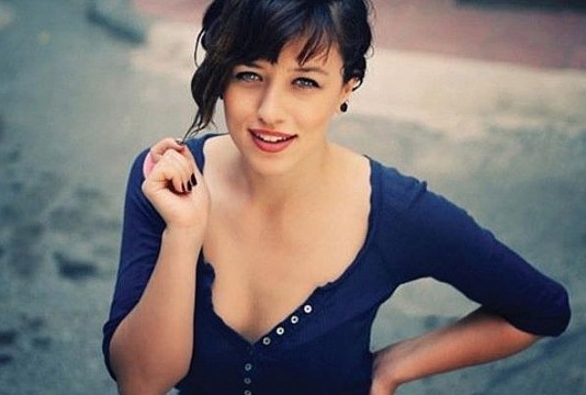 Oyuncu Güneş Zavrak’ın Hayat Hikayesi ve Kariyeri