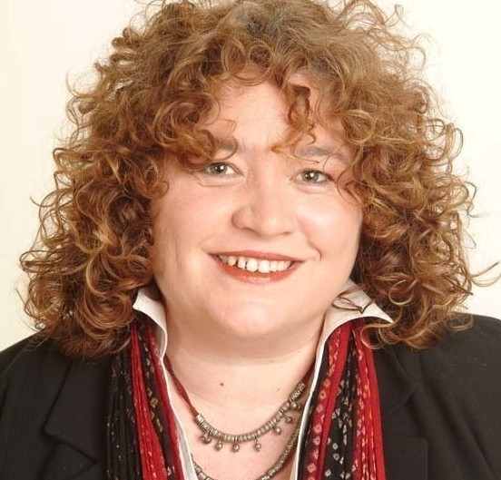 Nalan Yavuz Kimdir? Oyuncu ve Seslendirme Sanatçısının Kariyeri ve Rolleri