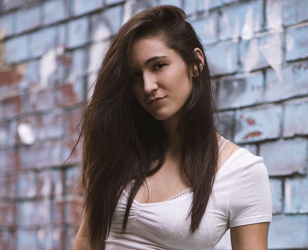 Natalie Roush Kimdir? Sosyal Medya Modelliğinden Girişimciliğe Uzanan Kariyeri