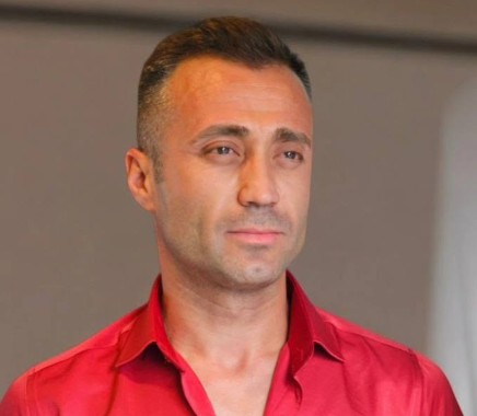 Uğur Tekeli: Kariyeri, Yaşamı ve Rol Aldığı Yapımlar