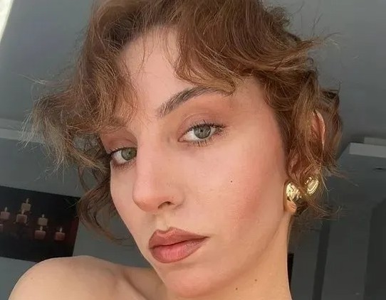 Zeliha Ezgi Bayram Kimdir? Hayatı ve Rol Aldığı Projeler