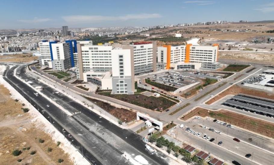 BÜYÜKŞEHİR, ŞANLIURFA ŞEHİR HASTANESİ YOLUNDA ULAŞIMI RAHATLATIYOR- Şanlıurfa Büyükşehir Belediyesi