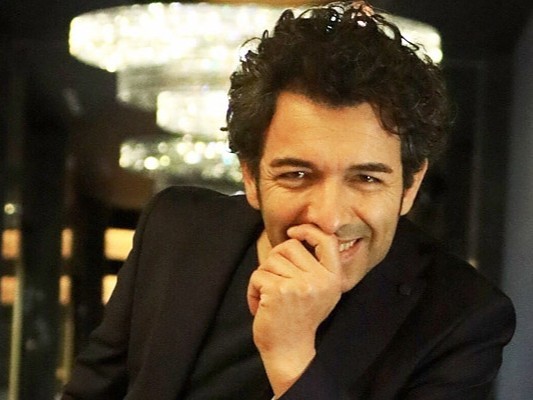 Oğuz Aksaç Kimdir? Hayatı, Albümleri ve Müzik Kariyeri