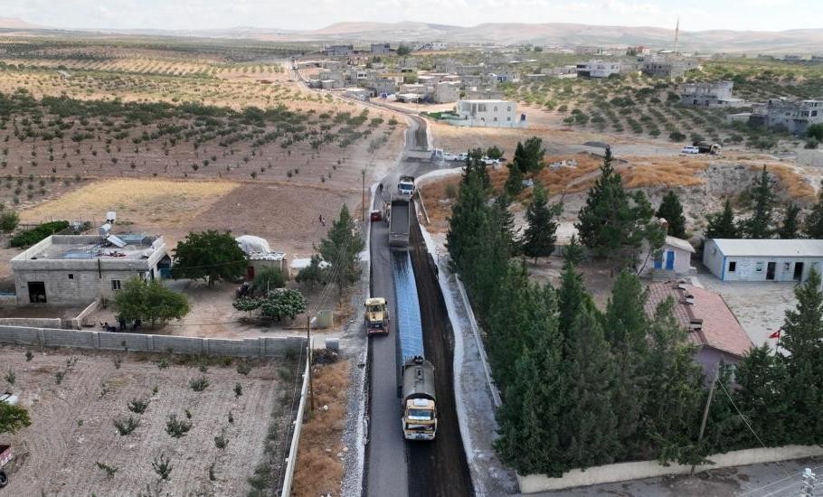 BİRECİK’TE 40 KİLOMETRELİK GRUP YOLUNDA ASFALT ÇALIŞMALARI TAMAMLANDI- Şanlıurfa Büyükşehir Belediyesi